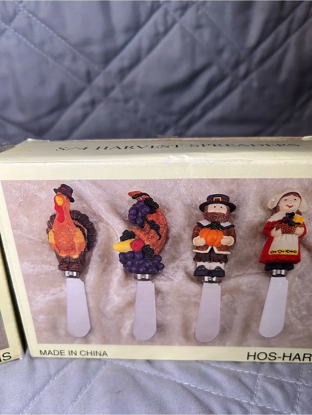 Vintage Boston Warehouse spreaders feature resin handles
